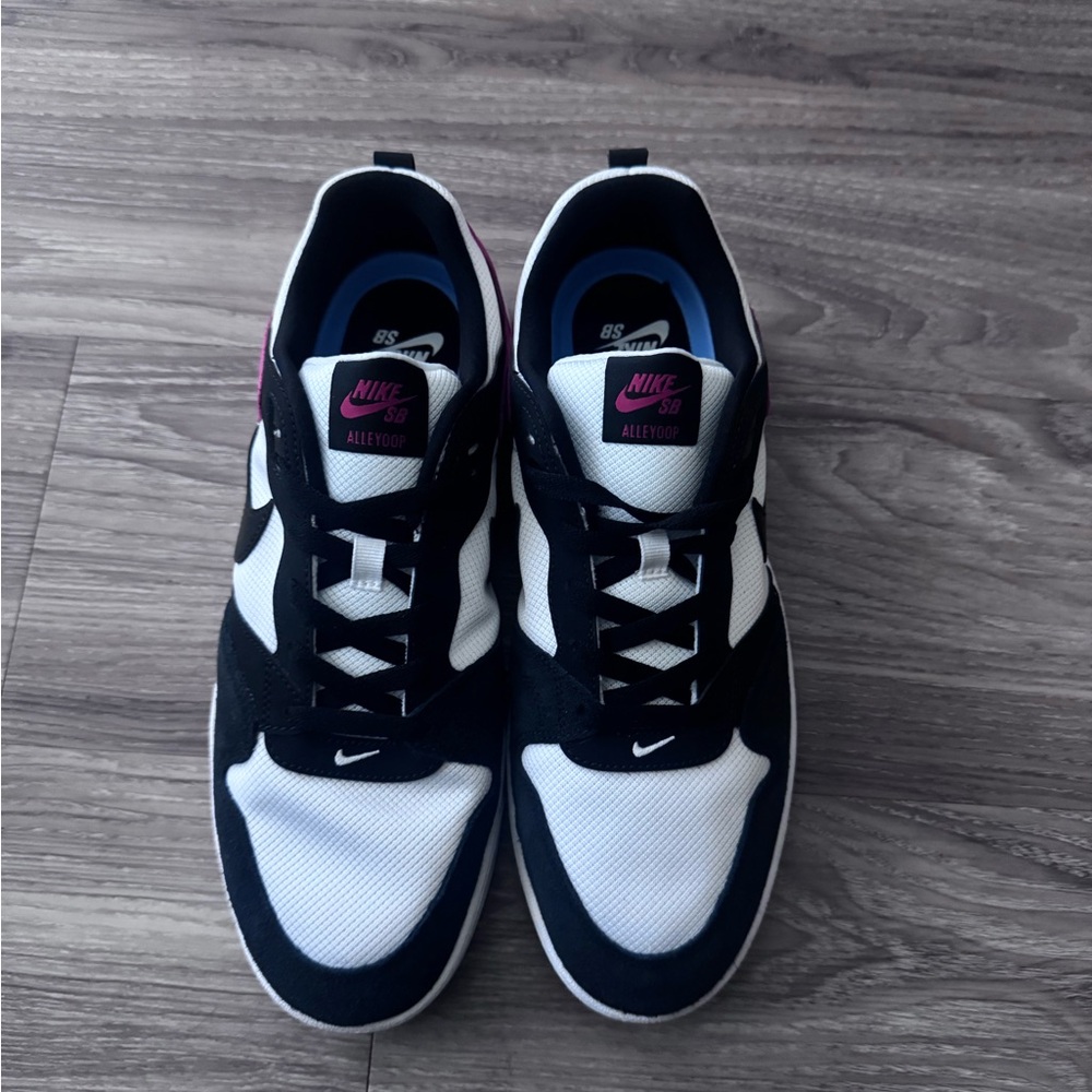 Nike Men's Black, White, and red sneakers - Picture 2 of 5